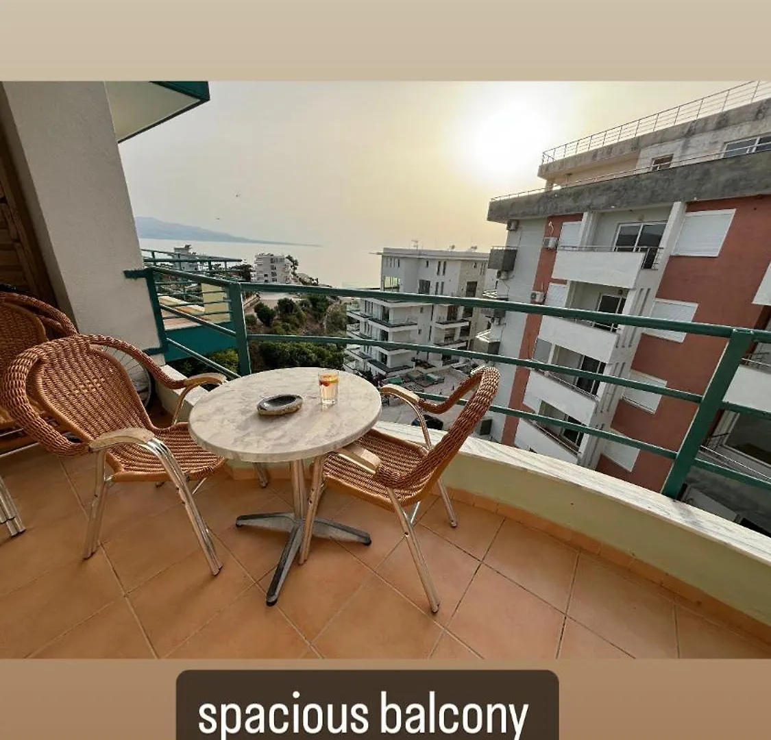 Ellie'S Sunset Beach Apartment ساراندا