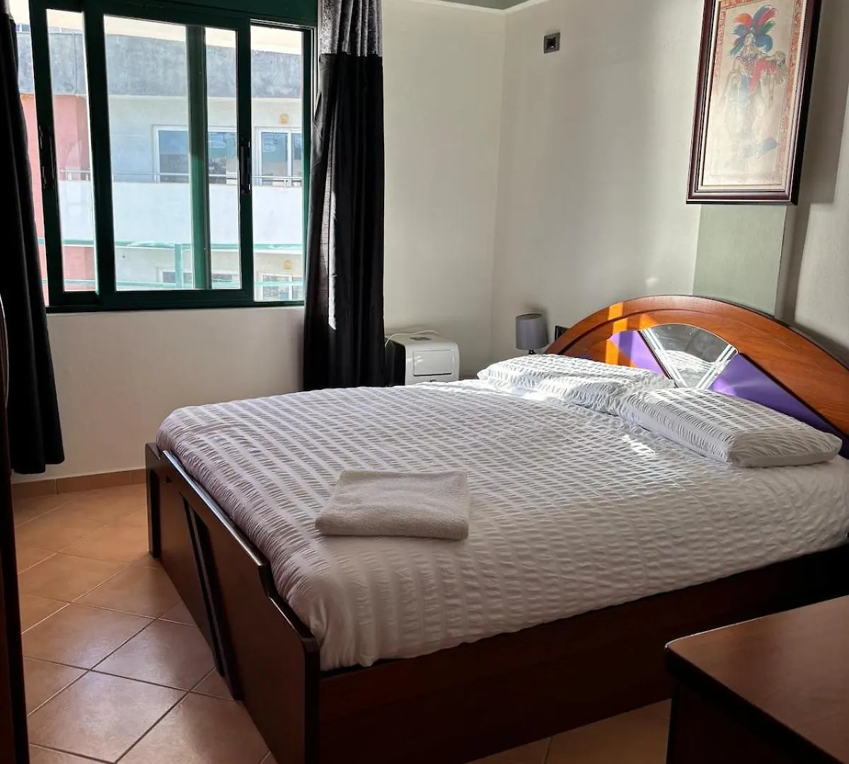 Ellie'S Sunset Beach Apartment ساراندا