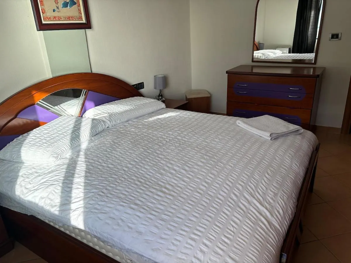 Ellie'S Sunset Beach Apartment ساراندا ألبانيا