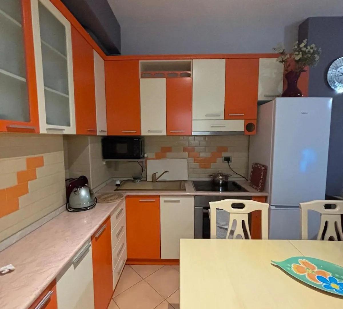 Ellie'S Sunset Beach Apartment ساراندا